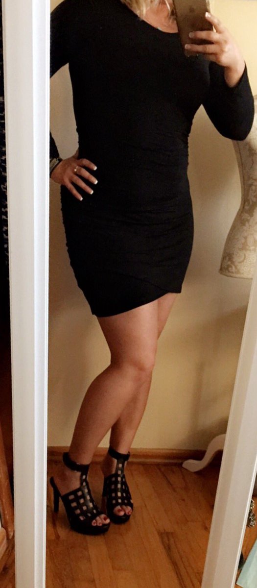 blondesRfun2's tweet photo. Vegas dress &amp; heels purchased! Now need some jewelry.. #thebling https://t.co/BtysxneDlQ