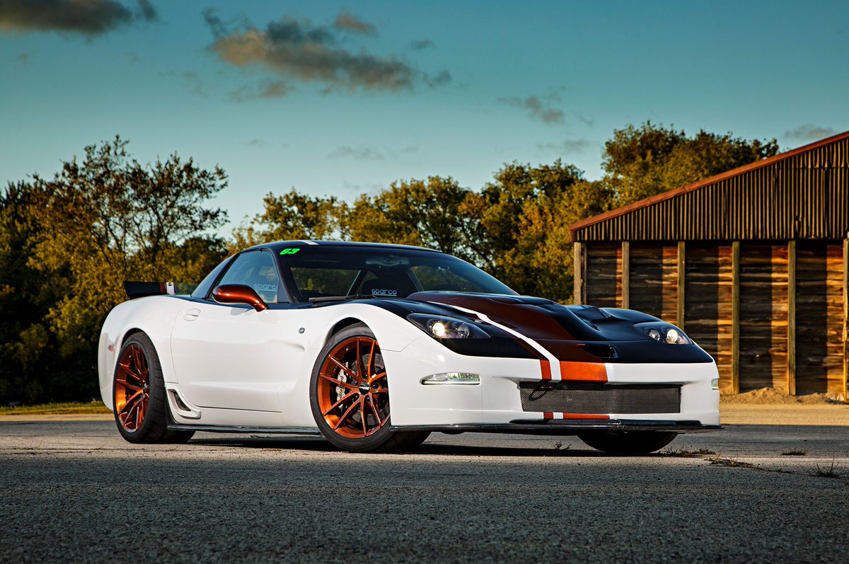 ForgelineWheels's tweet photo. The 700HP @LingenfelterLPE-powered D&Z Customs #DZ06 #C5 #Corvette on #Forgeline #AR1 wheels https://t.co/7OBB90DOSm https://t.co/1ZqTkUsUsX