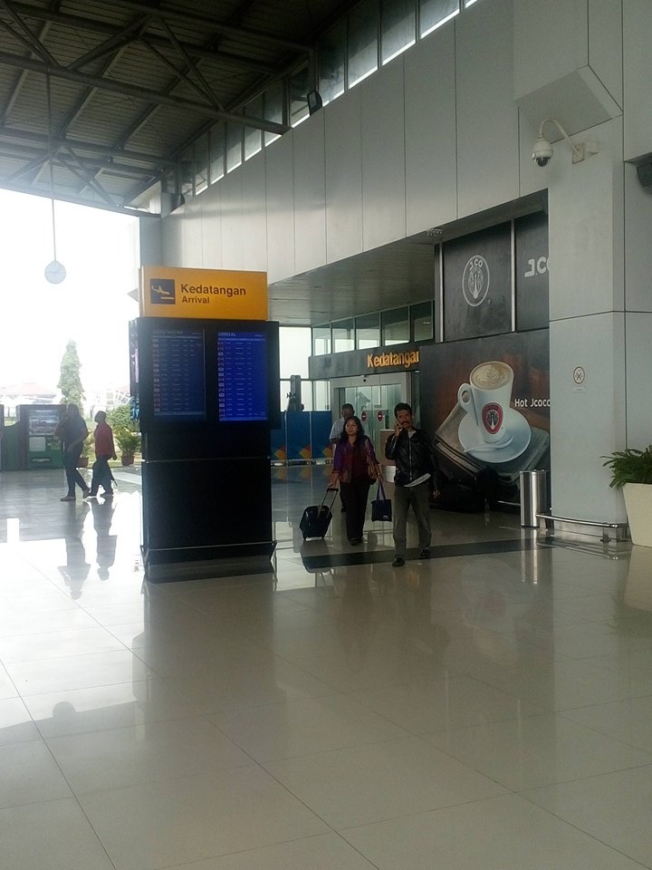 Menunggu kedatangan klien dari Kuala Lumpur