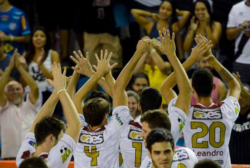 MelhordoVolei's tweet photo. Juiz de Fora dentro e Maringá fora da Superliga 2016-17 https://t.co/hAQAFdVvGQ https://t.co/EewCprOhqC