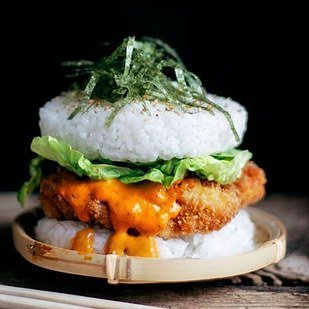 BuzzFeed's tweet photo. These sushi burgers combine two things food lovers adore https://t.co/omWZ2ZJ5jd https://t.co/z9XXika4MR