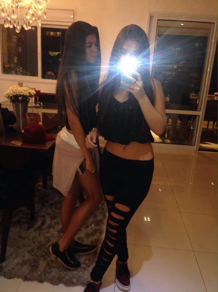bdayptzuda's tweet photo. Beijo da preta midi https://t.co/CjshlEq8y6