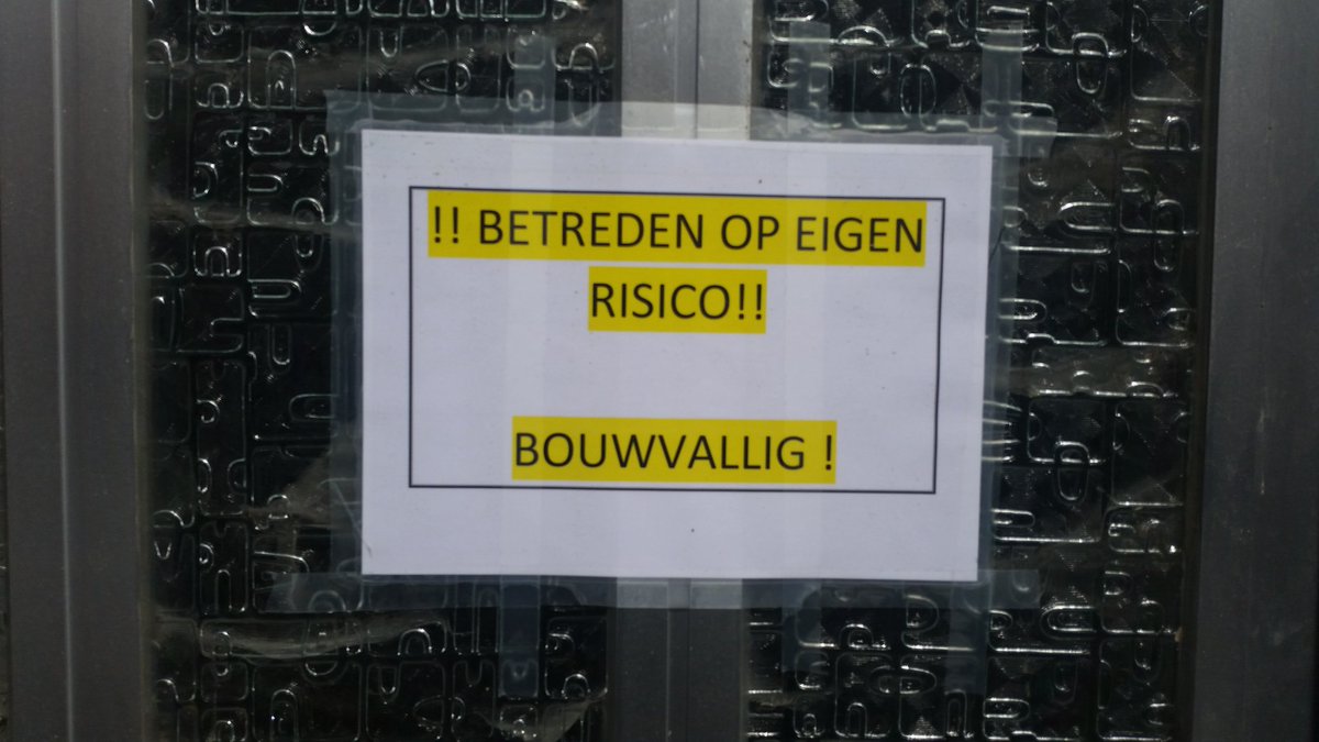 absoluutminder's tweet photo. Daten op Tinder voor 30 plussers #tinder #daten #demol https://t.co/05lRqkI4BT