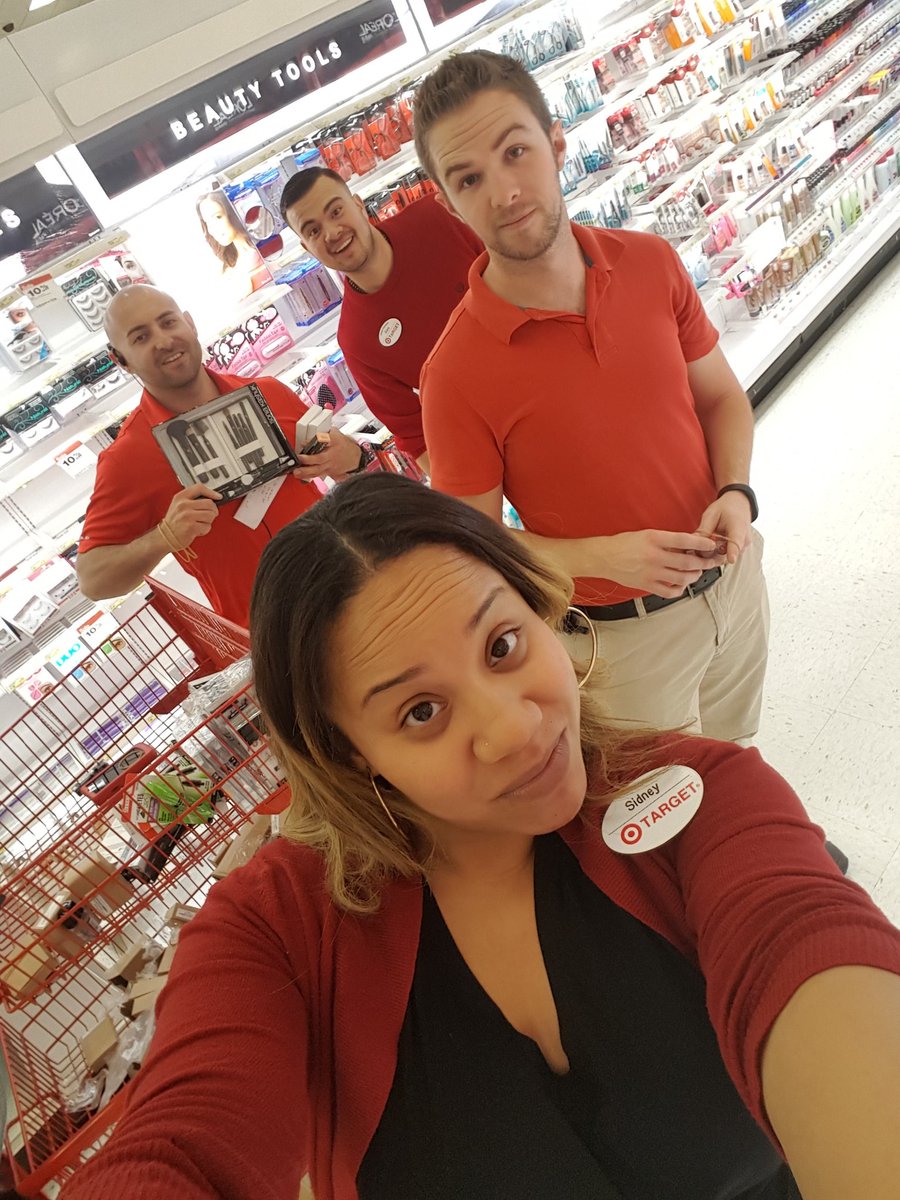 SidneyQuinones's tweet photo. 660!! All hands on deck! #peersupport#thepurge!#representing297,188,2260 @sadanac26 @MasonJ732 https://t.co/pLmha0lGyS