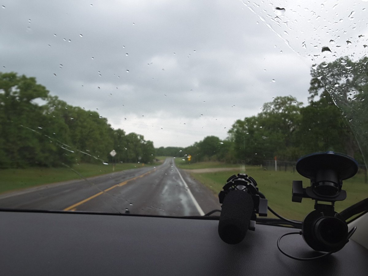 KBTXWeather's tweet image. Hwy6\FM2549 headed north toward Franklin. Heavy rain just to our NE.  #txwx #WxEdge