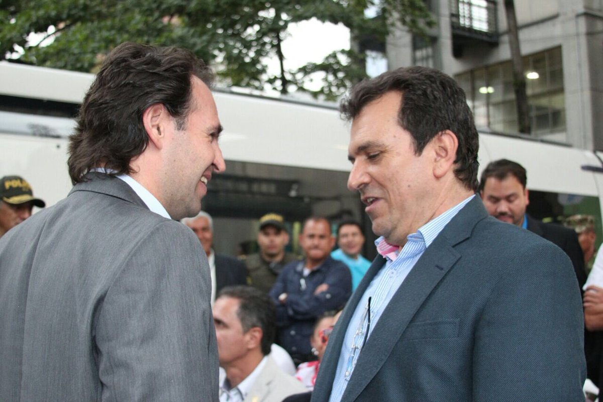 Gracias @AlonsoSalaPa por aceptar la invitación, el tranvía se sembró en su alcaldía, hoy es una realidad para todos