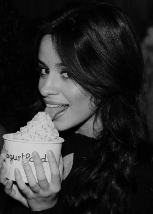 resiifersh's tweet photo. Tengo la mente cochambrosa, estoy pensando MUY MAL!!
#Harmonizers #iHeartAwards #BestFanArmy https://t.co/05jh6ueqcE