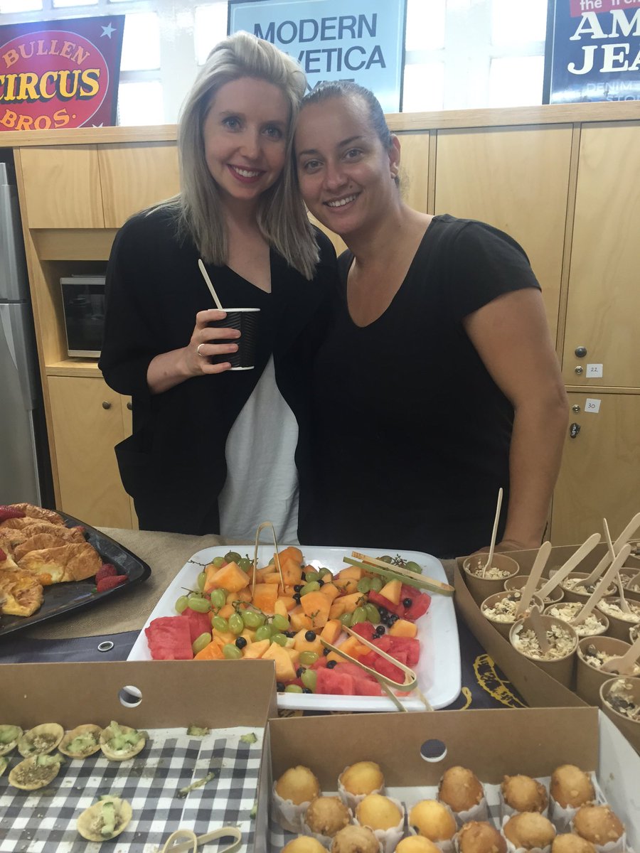 Thanks @monwulff for feeding our minds and thanks <a href="/sundweesh/">sundweesh</a> for feeding us! #UTShatchery #breakfastclub