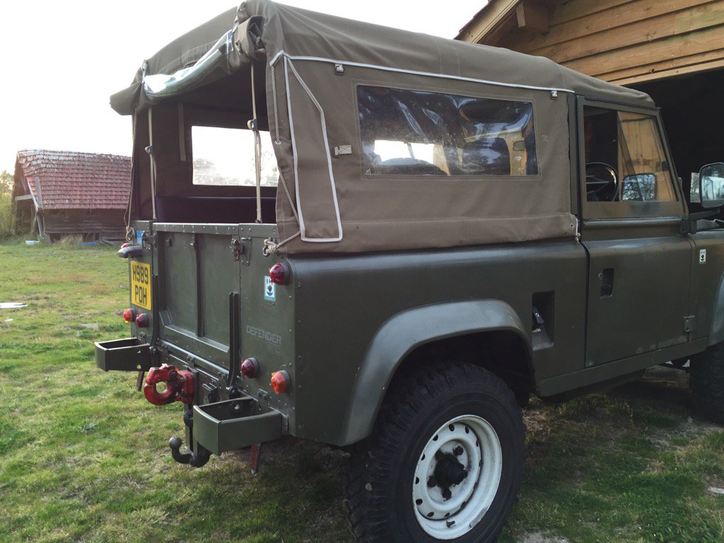 mayfairmuse's tweet image. Started first time. Not been touched since Christmas Day.
#LandRover #properkit @LRMonthly @LandRoverOwner
