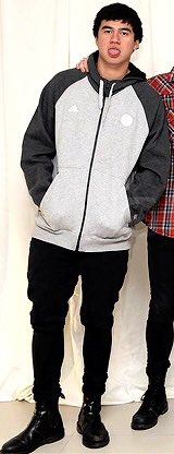 girlstalkinboys's tweet photo. retweet this for calum hood in a hoodie 

#iHeartAwards #BestFanArmy #5SOSFam https://t.co/5cfO1gpF0I