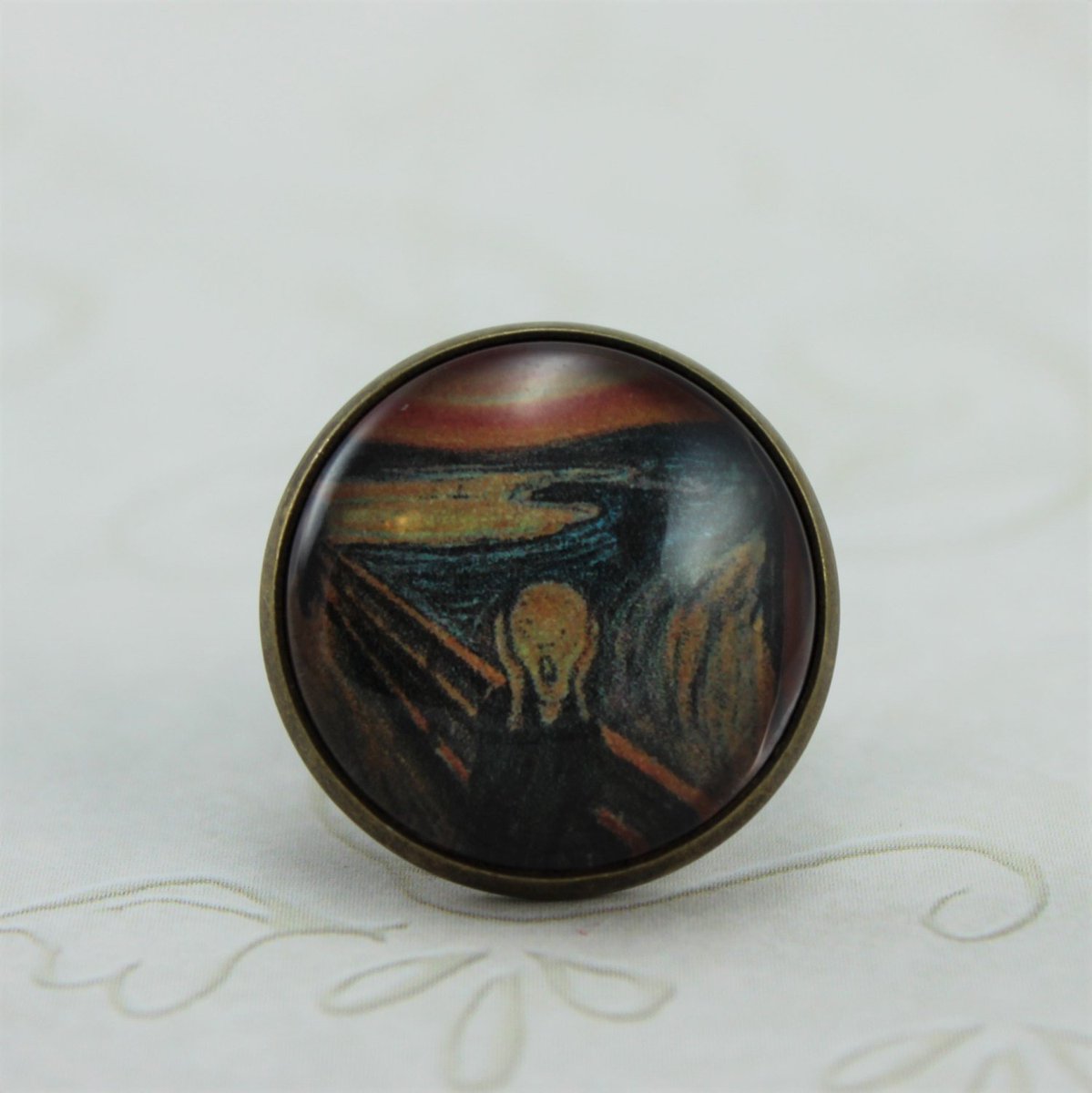 monalaina's tweet photo. The Scream by Edvard Munch Pin, Abstract Art Pin, Antique Bronze, Vintage … https://t.co/qTYzvNSahF #etsy #ArtButton https://t.co/lMsDyQs21f