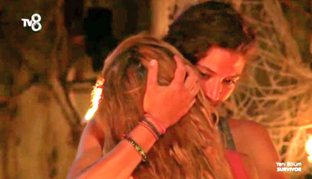 entarzzyorumlar's tweet photo. SURVIVOR BITER INSANLIK KALIR.ÇOGUNLUGUN DEGIL HAKLININ YANINDA OLDUĞUN İÇİN KOCAMAN BİR ALKIŞ MEMIÇ👏❤NİHAL🙏❤ https://t.co/6dZuopdbJJ