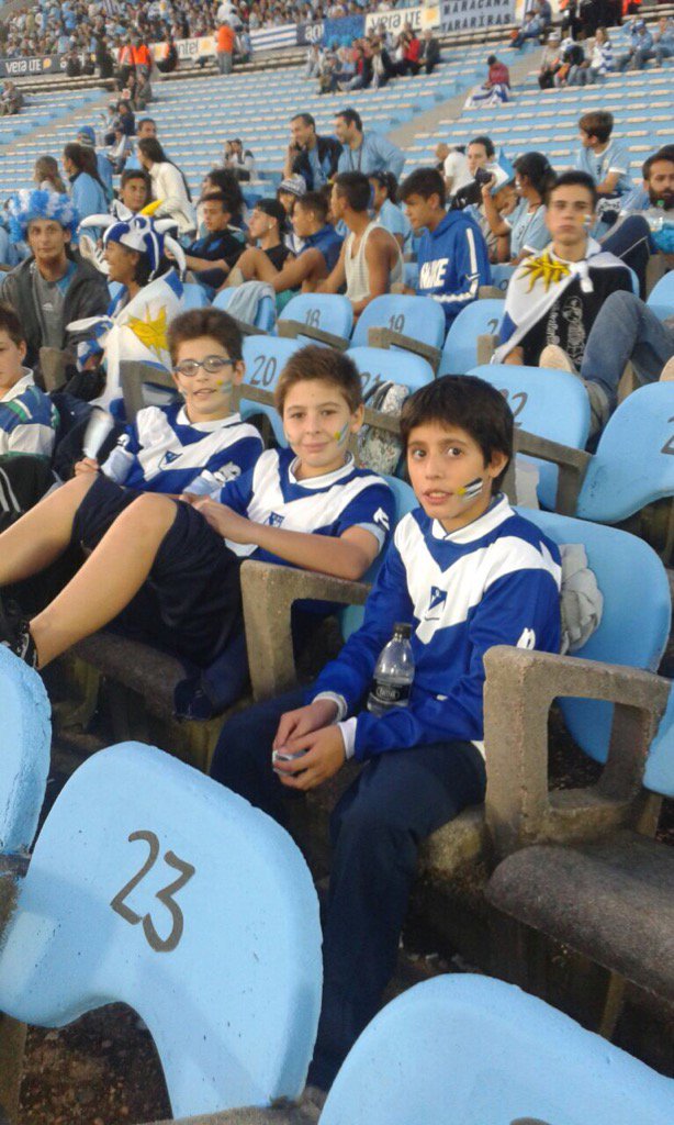Los chicos de <a href="/QuilmesFlorida/">Club A. Quilmes</a> en Uruguay-Perú