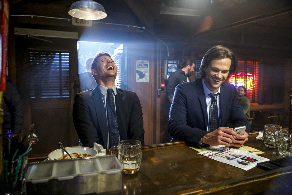 Supernatural on "It's all fun and games on until the wolves come out NOW on a new #Supernatural at 9/8c! https://t.co/np3oeyvoT5" / Twitter