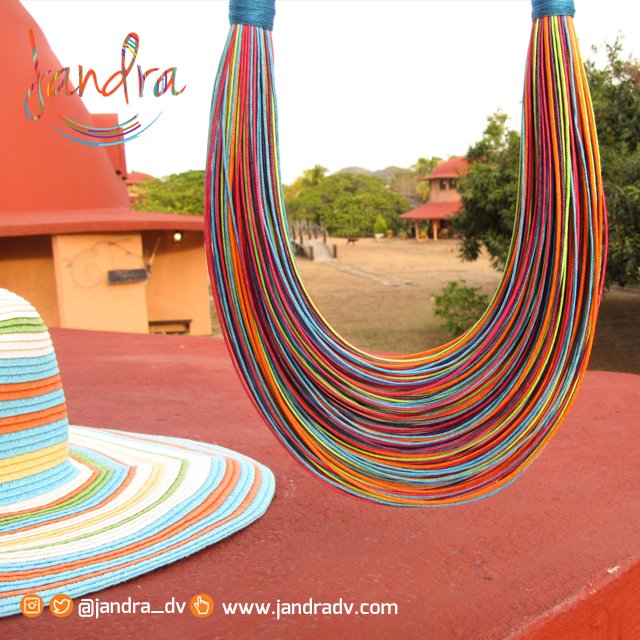 Jandra_dv's tweet photo. ¿Qué es lo que te enamora de los accesorios de #Jandra? Para nosotros es su inspiración en los colores de #Venezuela https://t.co/xW2H60fh2Z