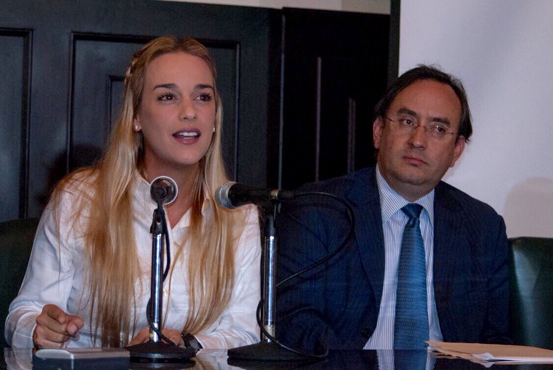 liliantintori's tweet photo. No hay manera de vetar la ley de Amnistía porque es una herramienta democrática y legal #AmnistíaEsLibertad https://t.co/WlC28k7oN5