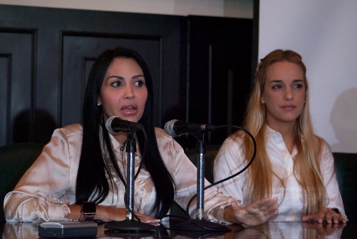 liliantintori's tweet photo. Estamos utilizando herramientas democráticas frente a un gobierno  antidemocrático #AmnistíaEsLibertad https://t.co/nDI9fQdsXH