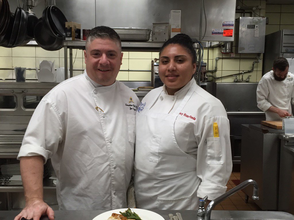EdisonChefs's tweet photo. Ana with Chef Piazza at Congressional Country Club practicing for SkillsUSA https://t.co/kA9M0WF0YZ