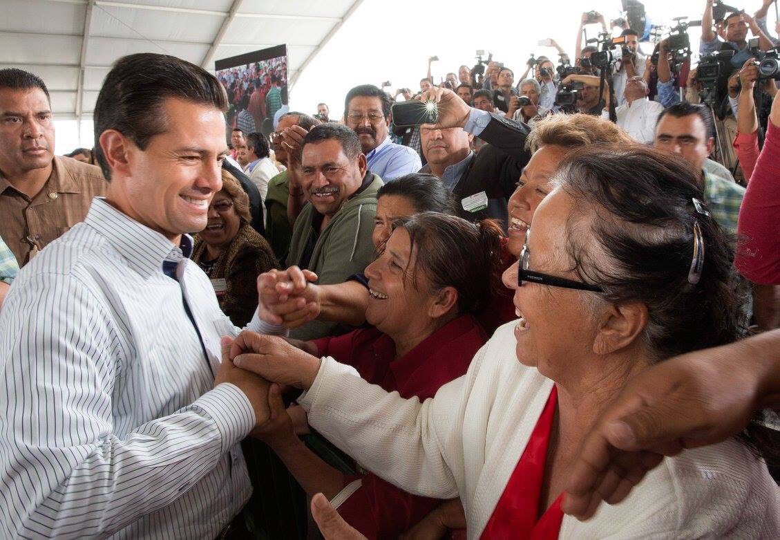 ESanchezHdz's tweet photo. En #Durango, el Presidente @EPN inauguró el #Agroparque Integradora @SuKarne_MX Lucero https://t.co/Os9QoBHXgl