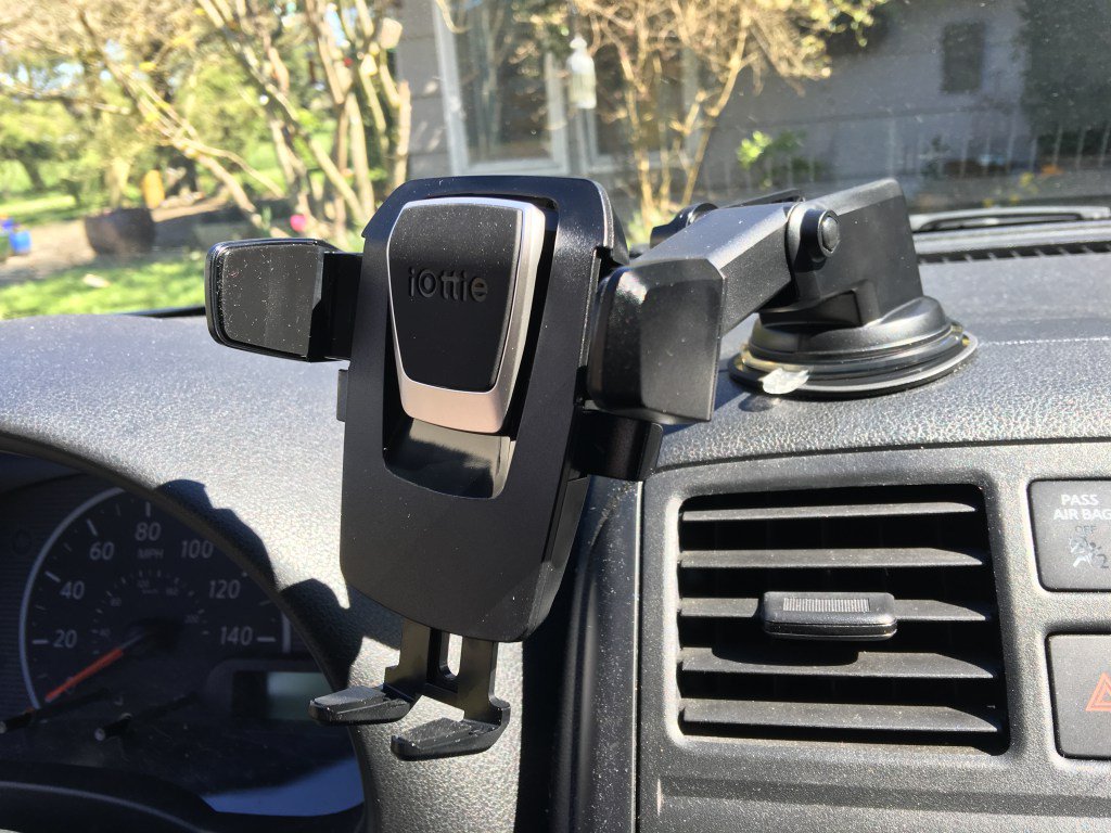 TeachMeiOS's tweet image. Review of 4 iPhone Car Mounts teachmeios.com/review-4-iphon…