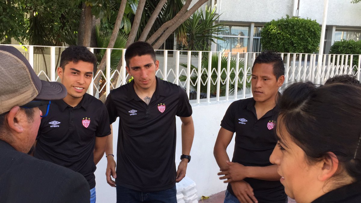 ClubNecaxa's tweet image. #RayosDeLuz repartirán sonrisas a pacientes del #HospitalHidalgo