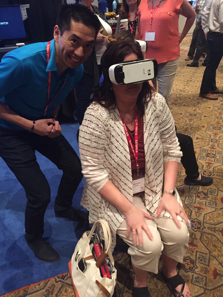 CaversCrystal's tweet photo. Samsung! @MichelleBanow #StaplesMGMT https://t.co/SjF0W1e04l