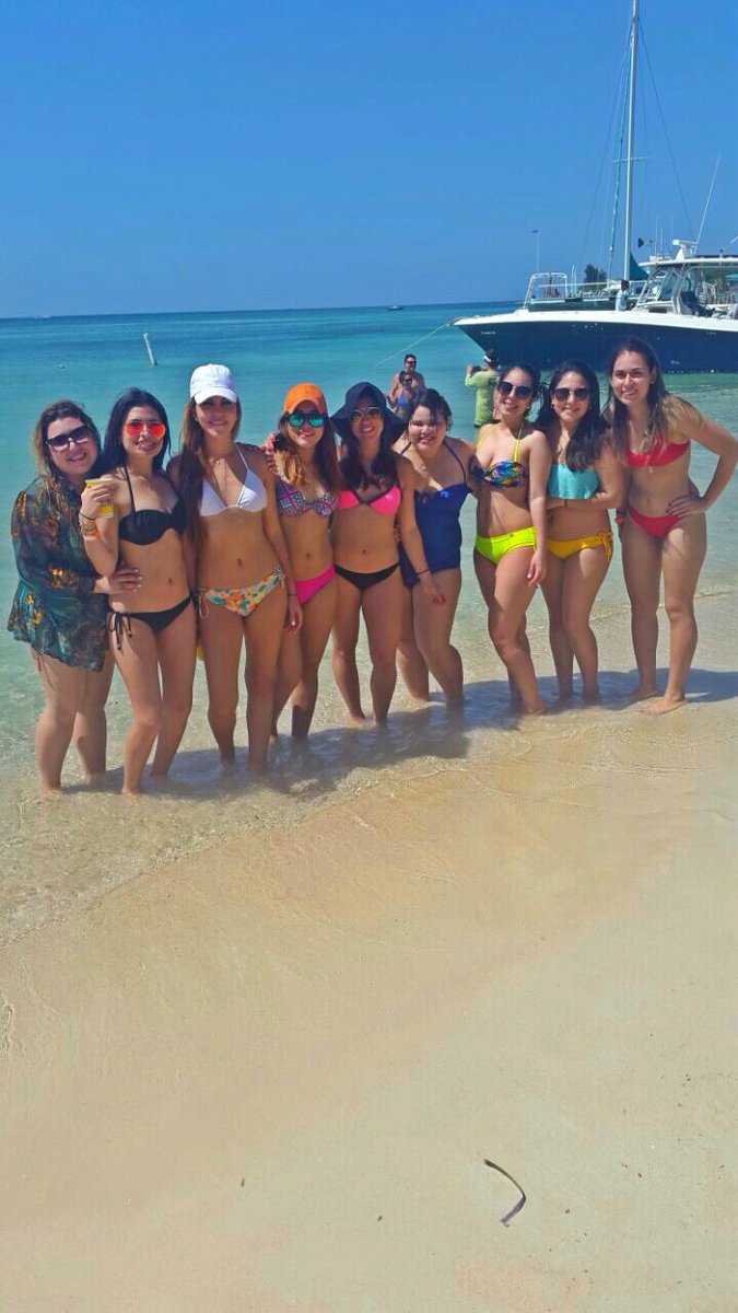 andreasorto1's tweet photo. Best crew in the world. #squad 👯🍻🏖 https://t.co/pg6T1obfj6