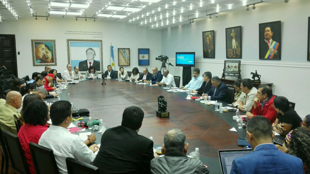 Luis Marcano (@luismarcanos) on Twitter photo Presidente <a href="/NicolasMaduro/">Nicolás Maduro</a> reunido con equipo de coordinadores del Congreso de la Patria,nos viene abril de batallas! Presidente <a href="/NicolasMaduro/">Nicolás Maduro</a> reunido con equipo de coordinadores del Congreso de la Patria,nos viene abril de batallas!