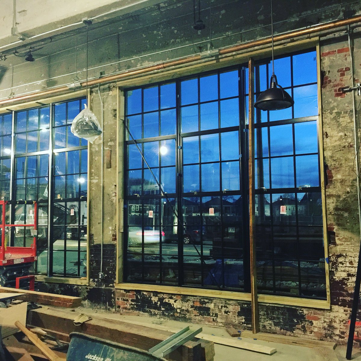 DorchesterBrew's tweet photo. Yeah it's been a good day! #progress #craftbeer  #dorchester #newwindows https://t.co/ap0iLuNipq