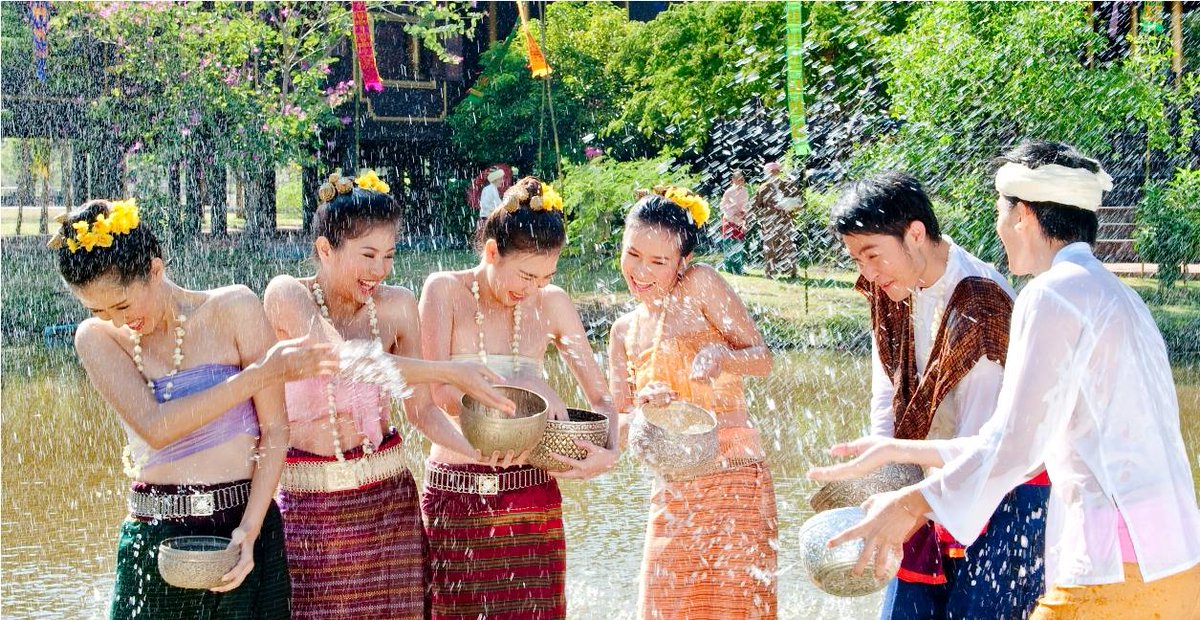 InfinityKoSamui's tweet photo. Water Splash with Yachting trip !!!! Book now for 5,000 Baht #Songkran #thailand #summer #infinitysamui https://t.co/xkmuCl3opQ