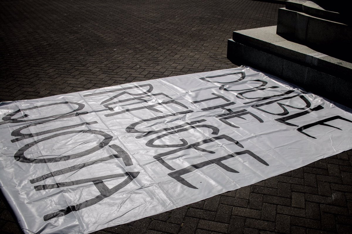 chrisjtse's tweet photo. Refugees are welcome in NZ. It's time to #DoubleTheQuota. https://t.co/Ss3vkdEMXz
