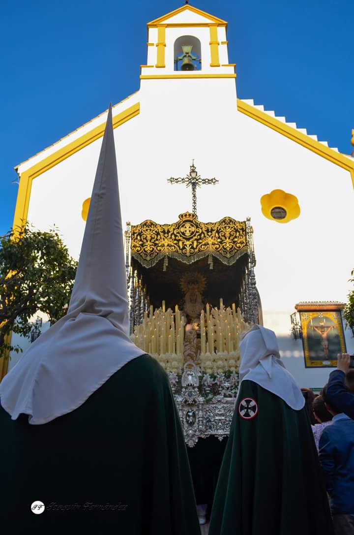 HdadVeraCruzLP's tweet photo. Grandioso JUEVES SANTO. Imágenes para el recuerdo y Fe para todo un pueblo. El Furraque discurrió con su esplendor. https://t.co/TKo1Du0kMJ