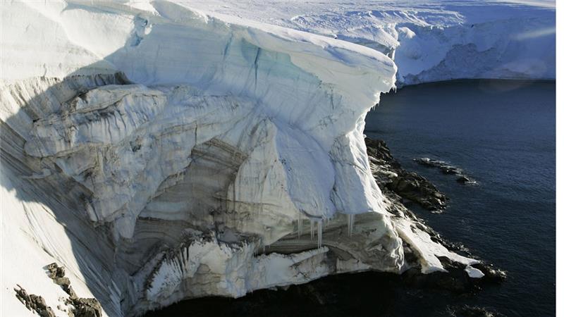 AJENews's tweet image. New study forecasts dramatic Antarctica melt that could raise sea levels 86cm by 2100 aje.io/8bee