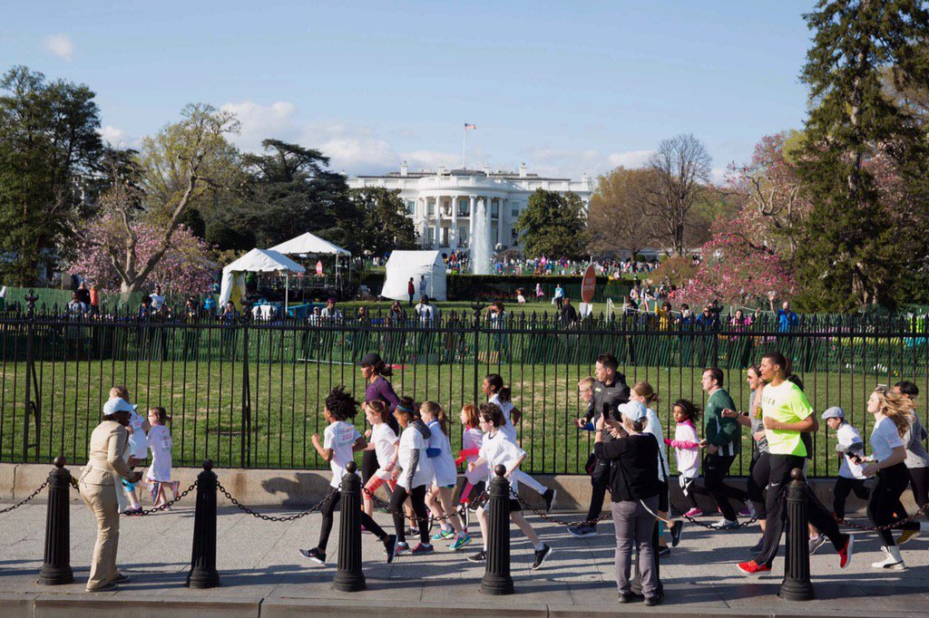 FLOTUS44's tweet photo. On your mark. Get set. GO! #LetsMove https://t.co/1DuLvYYumI https://t.co/fVvLEnd0bG