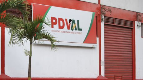 somostn's tweet photo. Pdval de Macuto lleva  semanas en total desabastecimiento  https://t.co/EYL7jwuypl https://t.co/WFCHMH6lwP
