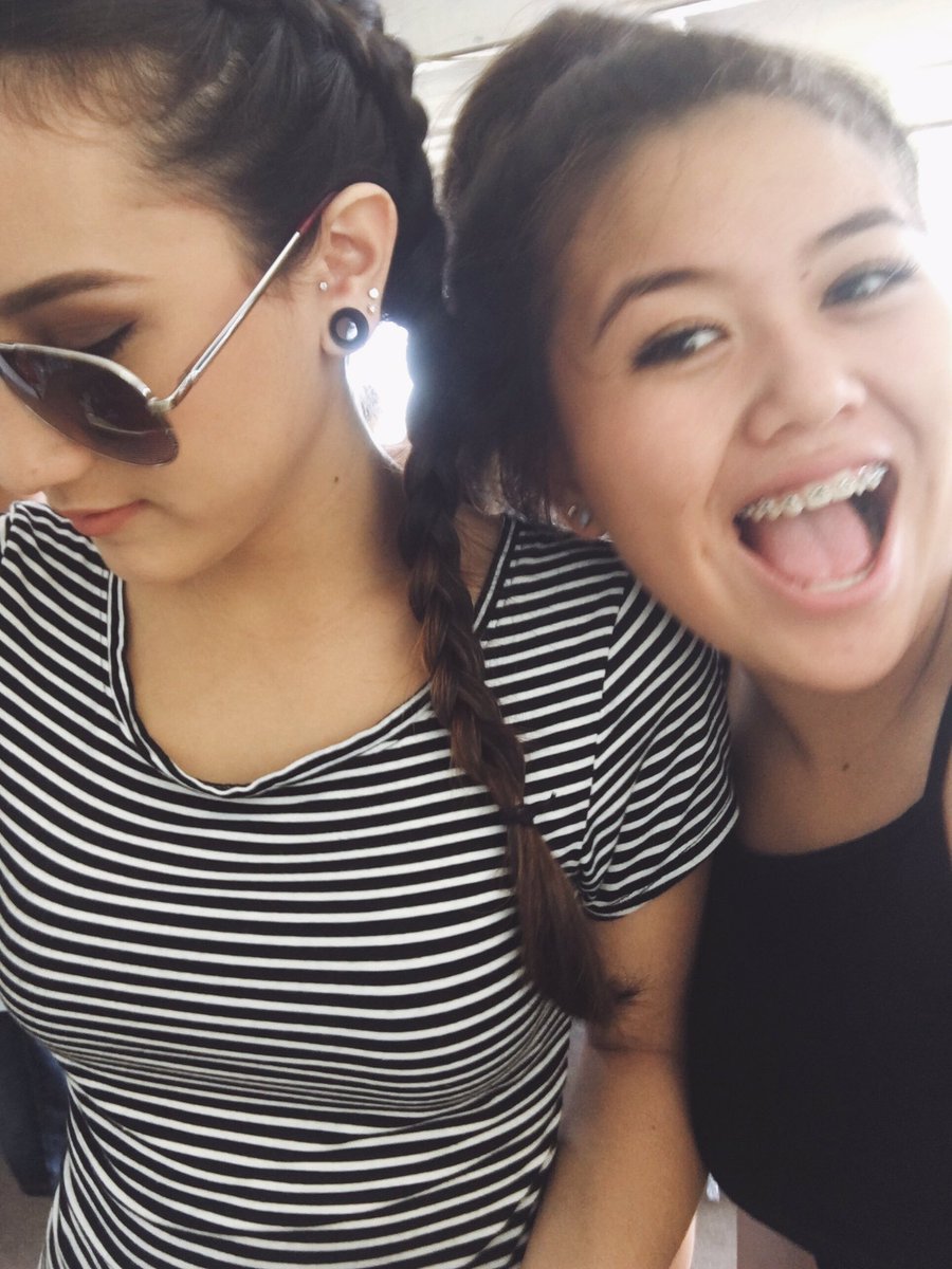 lolbryanne's tweet image. When you just trynna make your plate &amp;amp; your bitch just trynna take selfies😂💁🏻💖 #twotypes @bbyanzz