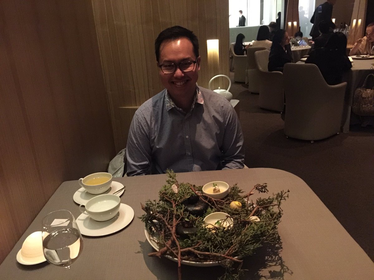 Raychay3's tweet photo. #BirthdayDinner at @grace_chicago thanks Hun! https://t.co/SzWuRSHrov
