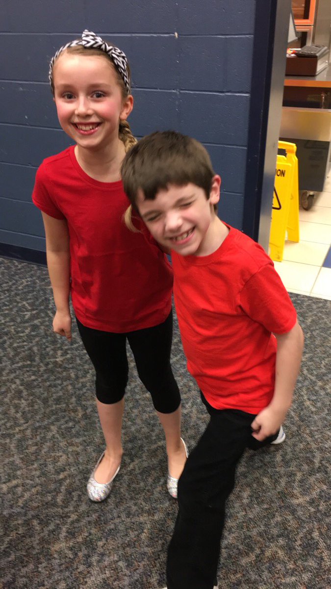 MissGerding's tweet photo. So much fun at our music program tonight!  @SCEMusicRm https://t.co/01a15wc5Vh