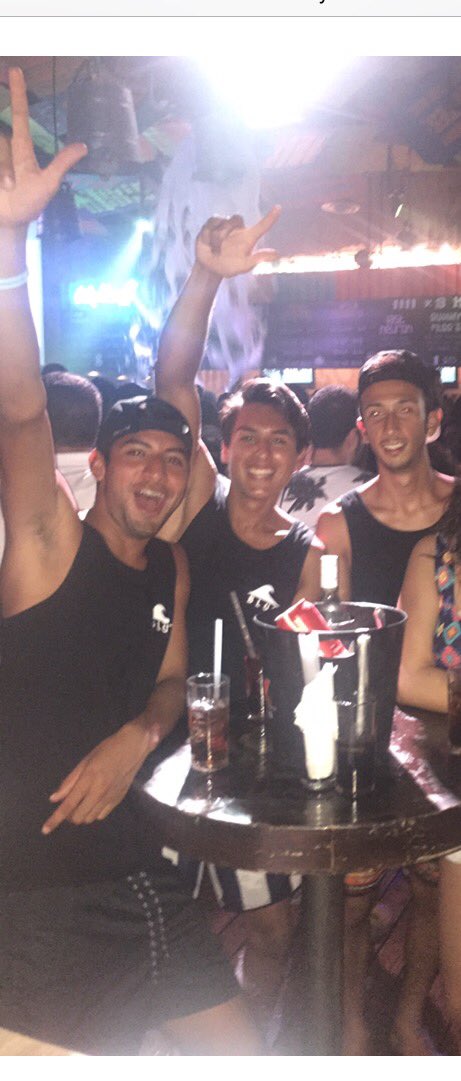 Riiigs's tweet photo. When they ask you guys who has a gf😢 #RIPToMyFriends @adrianramos18 @feeerny_f https://t.co/UtdZrtupuq