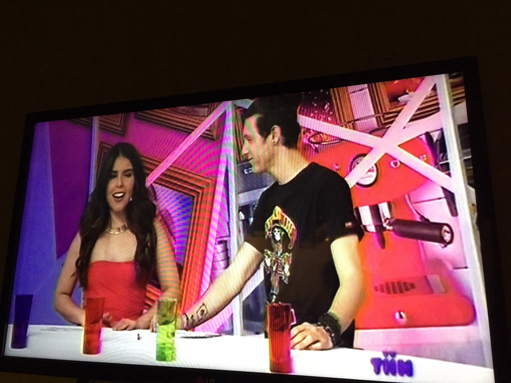 Nick02Angels's tweet photo. @TiinMagazine #tiinmagazine 😁😁👌🏻👌🏻 los miércoles son mis favoritos porq pasa 📺mi persona favorita @OscarBurgosJr ImI https://t.co/FxIEVo49hU