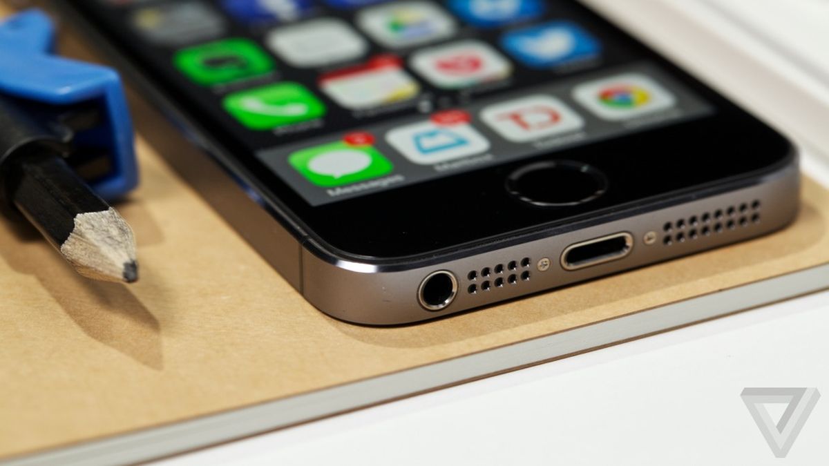 The FBI will help unlock an iPhone and iPod in an Arkansas murder case