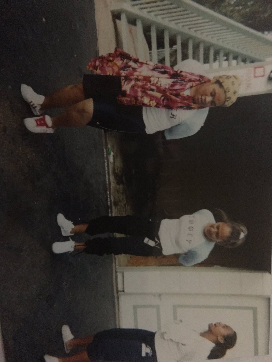 audriFaamaligi's tweet image. Throw it back @SkurryMurry_23 #middleSchoolDays #stepSquad