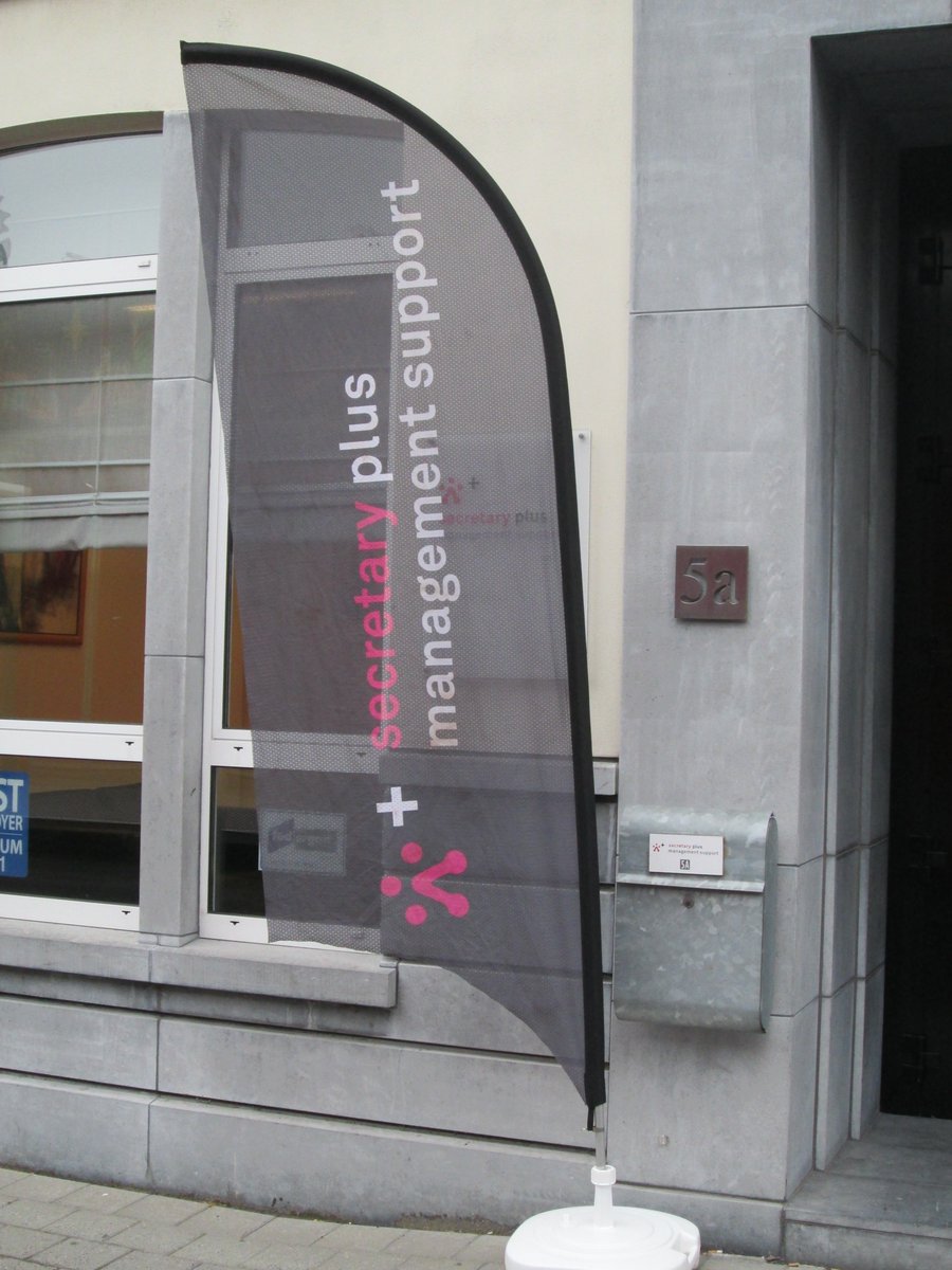 Stephvanparys's tweet photo. Vandaag #jobdag bij #SecretaryPlusBE #Kortrijk! Iedereen zonder afspraak van harte welkom tussen 10u00 en 18u00! https://t.co/NmmpQA6Cvc