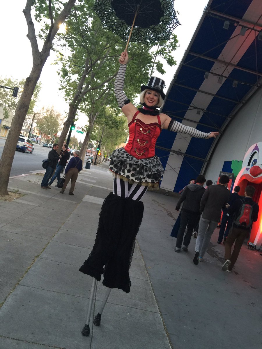 INFA_BigData's tweet image. Excited to get #DataAfterDark started!

#StrataHadoop