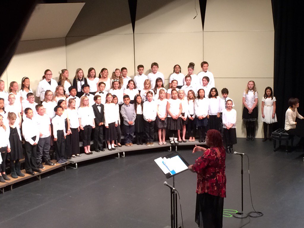 dapplegray_pvp's tweet photo. Dapplegray Chorus performs at Norris Theatre with Point Vicente, Soleado, and Rancho Vista. Thank you PEF for music! https://t.co/8qkCLwv5EL