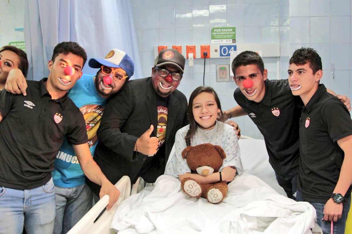 ClubNecaxa's tweet image. Nuestro día se convirtió en uno muy especial al regalar sonrisas en el #HospitalHidalgo #RayosDeLuz