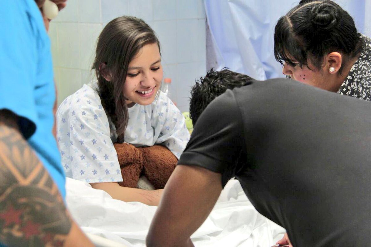 ClubNecaxa's tweet image. Nuestro día se convirtió en uno muy especial al regalar sonrisas en el #HospitalHidalgo #RayosDeLuz