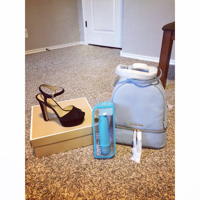 Watch Emily Mena's leaked NSFW photo on TwXstars