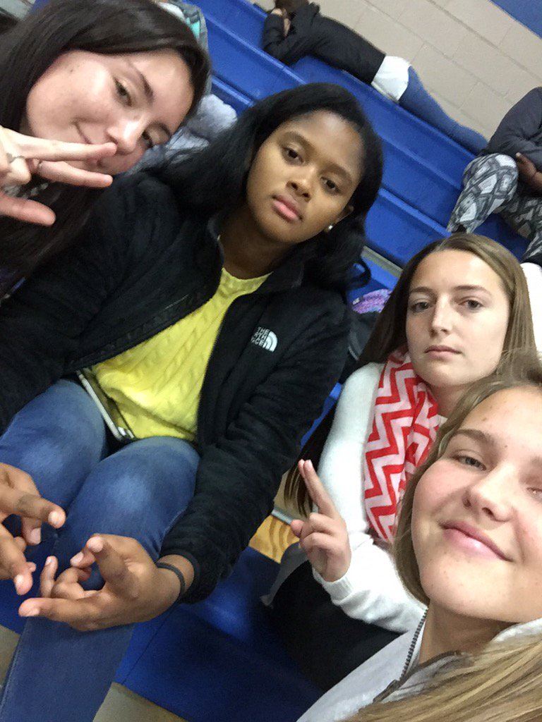 ramagelauren's tweet photo. Happy Birthday @hollywils14 hope it was great!!😎 #missinbballsquad #verylowkey https://t.co/IeBMaElbJh