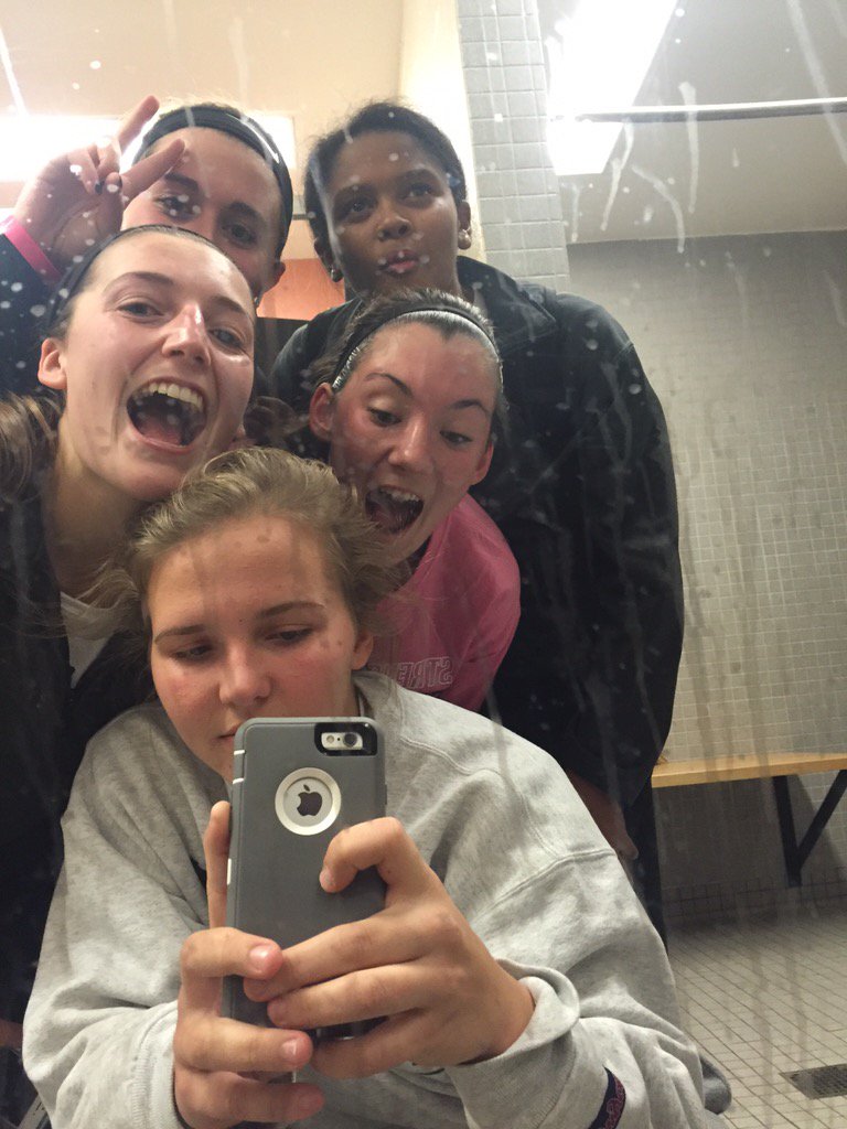 ramagelauren's tweet photo. Happy Birthday @hollywils14 hope it was great!!😎 #missinbballsquad #verylowkey https://t.co/IeBMaElbJh